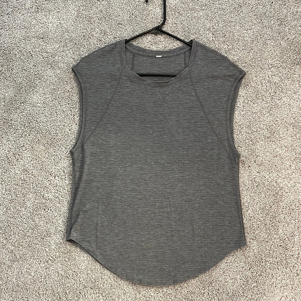 Lululemon short sleeve breathable women’s top